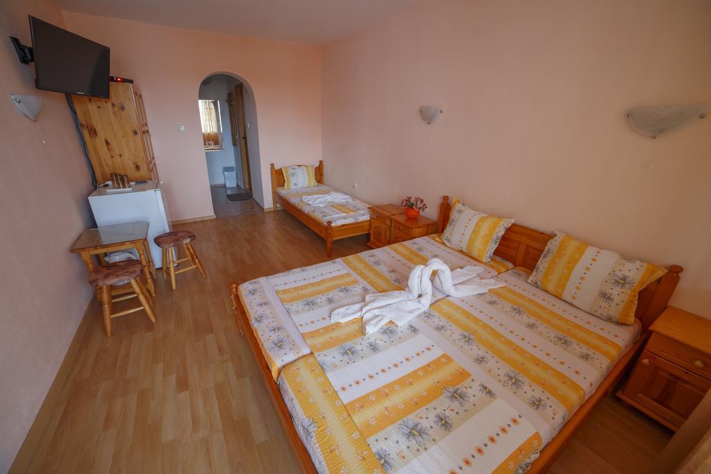 Primorski Briz Guest House Primorsko Exterior foto